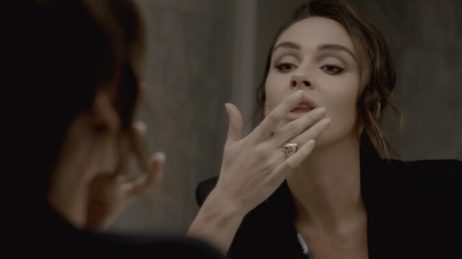 5 Cass wipes lips EDIT 5 Cass wipes lips EDIT